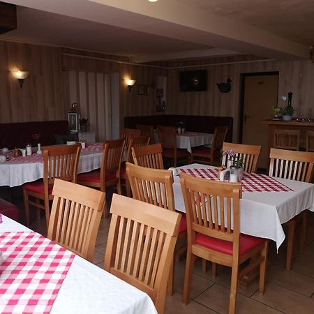 Uschi'S Gasthof Neuendorf  エクステリア 写真