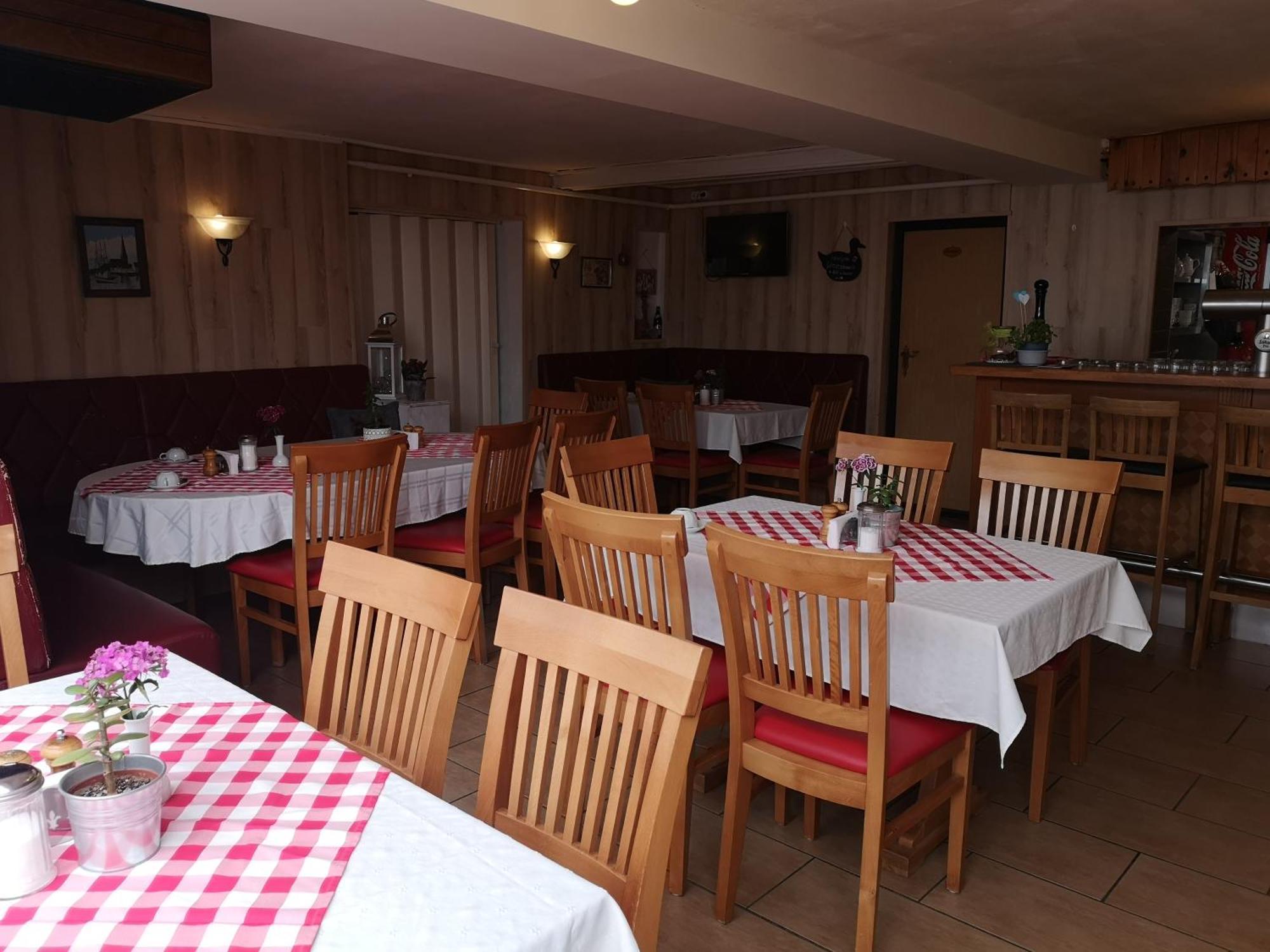 Uschi'S Gasthof Neuendorf  エクステリア 写真